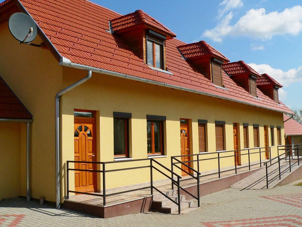 S'Schnoganeschd Villa Nemesvid Luaran gambar